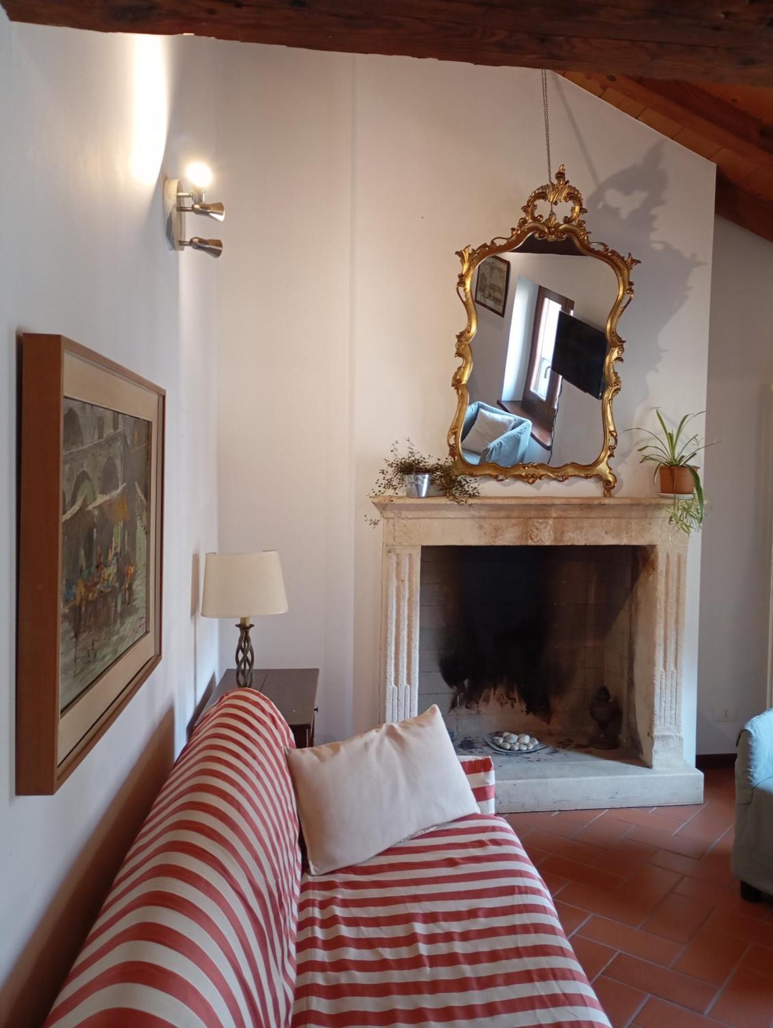 La Finestra Sul Civico Cinque Apartment Verona Luaran gambar