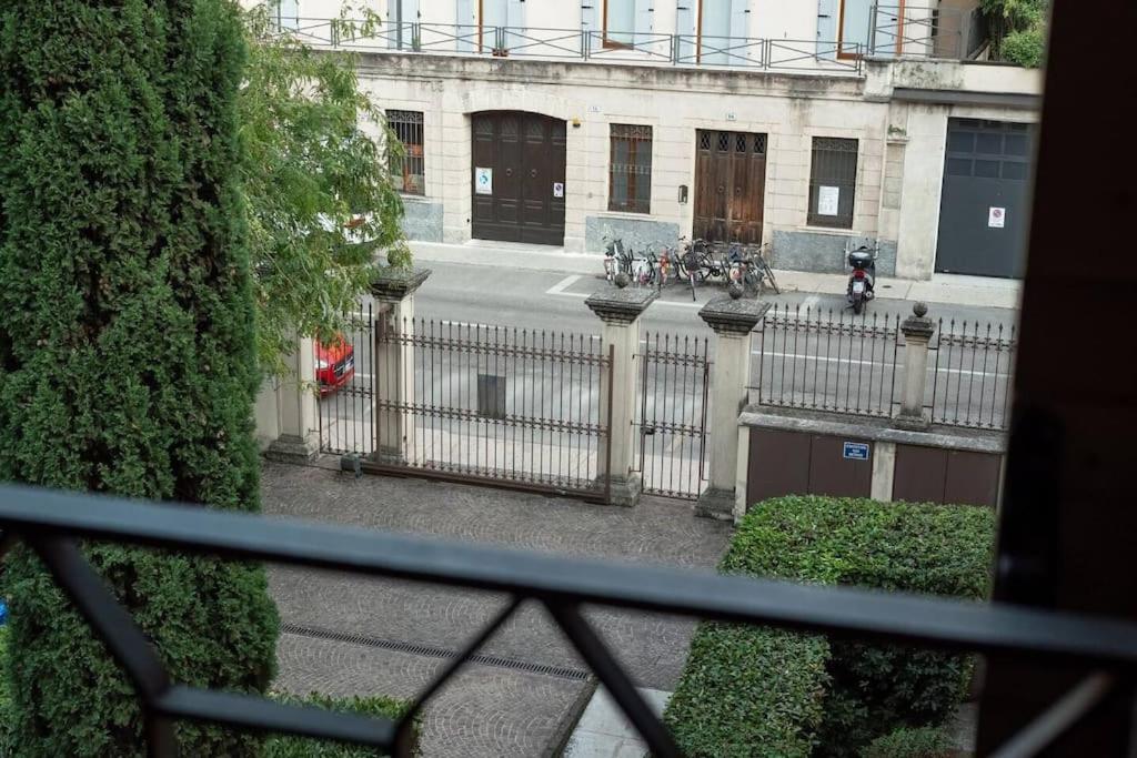 La Finestra Sul Civico Cinque Apartment Verona Luaran gambar